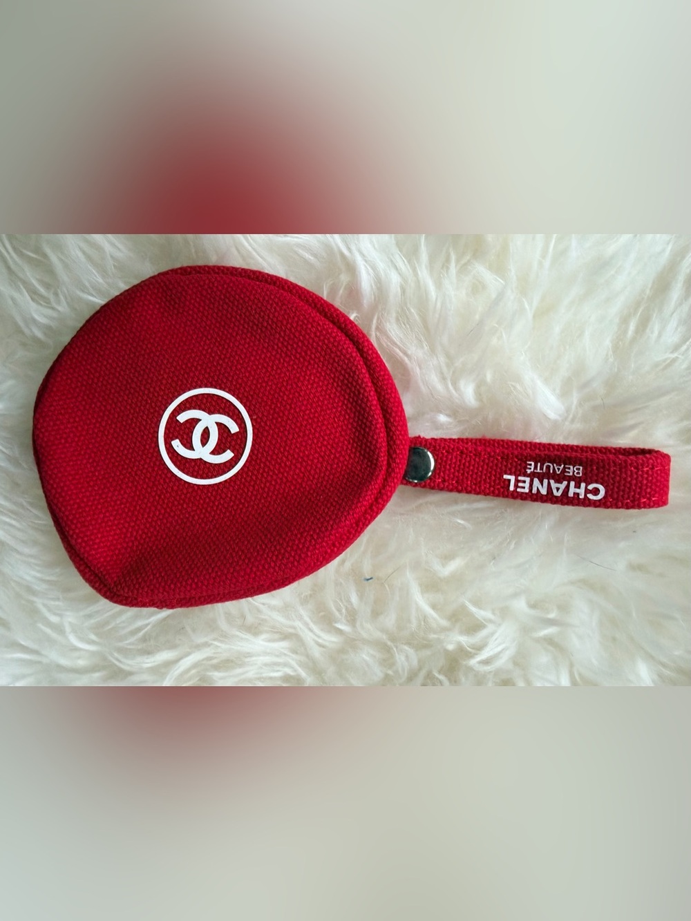 Chanel BEAUTE Red Coin Purse w White ‘CHANEL' Branding NEW in SEALED Bag w Box - Picture 4 of 11